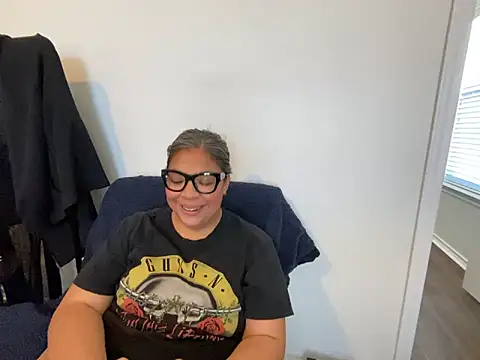 Snapshot of BettyWhispers chatting on January 18, 2026, 6:00 pm BettyWhispers online show from January 18, 2026, 6:00 pm