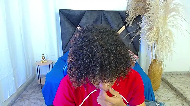 angelll18  online show from April 17, 2026, 8:44 pm