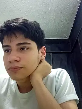 Snapshot of Sink198 chatting on December 16, 2025, 4:17 am Sink198 online show from December 16, 2025, 4:17 am