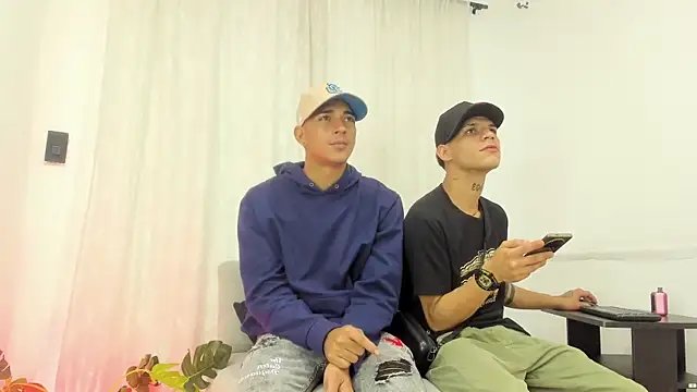 Snapshot of kings_of_heavens_ chatting on December 15, 2025, 1:44 am kings of heavens online show from December 15, 2025, 1:44 am