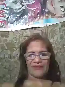 Snapshot of Petite_elise chatting on January 18, 2026, 2:20 pm Petite elise online show from January 18, 2026, 2:20 pm