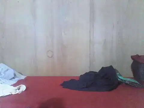Snapshot of Petite_elise chatting on April 18, 2026, 5:26 pm Petite elise online show from April 18, 2026, 5:26 pm