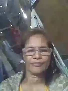 Snapshot of Petite_elise chatting on February 2, 2026, 1:15 am Petite elise online show from February 2, 2026, 1:15 am