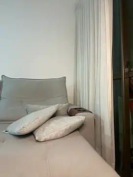 privsloirinha online show from February 24, 2026, 3:29 am