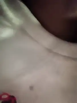 Snapshot of Quieny-x chatting on December 15, 2025, 5:02 am Quieny-x online show from December 15, 2025, 5:02 am