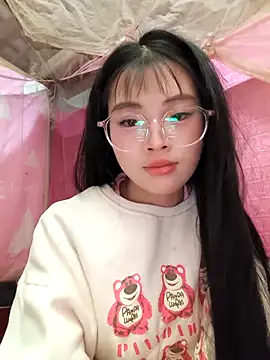 Snapshot of Quieny-x chatting on December 14, 2025, 1:49 pm Quieny-x online show from December 14, 2025, 1:49 pm