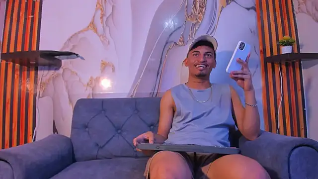 Snapshot of AresDAMM chatting on December 16, 2025, 6:34 pm AresDAMM online show from December 16, 2025, 6:34 pm