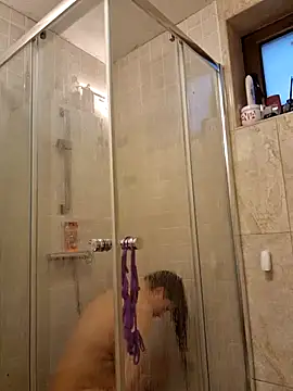 MiraBennet online show from February 5, 2026, 6:42 am