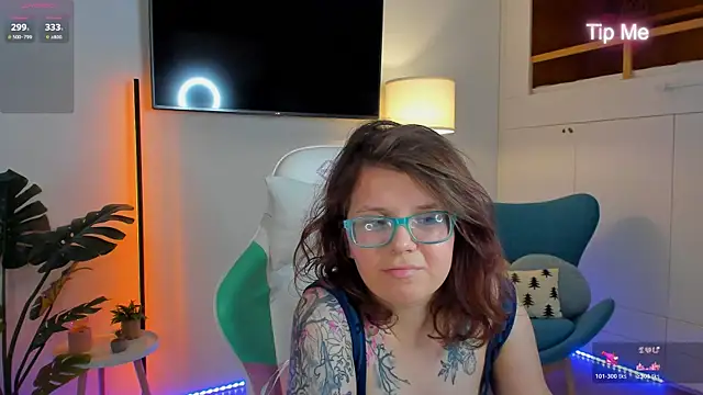 Snapshot of Ariell_Mini chatting on May 8, 2026, 11:36 am Ariell Mini online show from May 8, 2026, 11:36 am