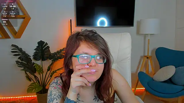 Snapshot of Ariell_Mini chatting on March 10, 2026, 6:50 am Ariell Mini online show from March 10, 2026, 6:50 am