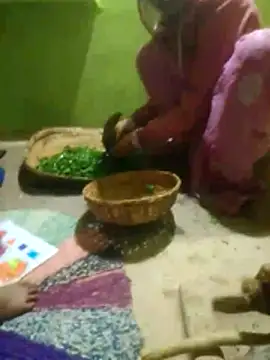 Snapshot of cutee_bhabhi12 chatting on December 16, 2025, 12:20 pm cutee bhabhi12 online show from December 16, 2025, 12:20 pm