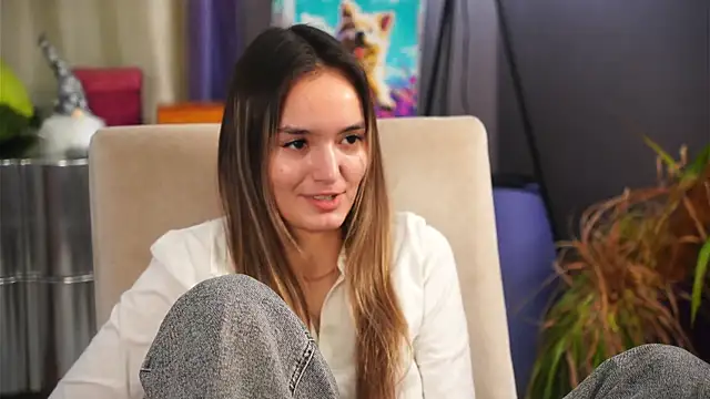 Snapshot of ReathaRagone chatting on December 17, 2025, 12:21 pm ReathaRagone online show from December 17, 2025, 12:21 pm