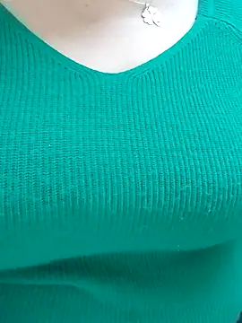 Snapshot of Karamel_6 chatting on December 15, 2025, 6:19 am Karamel 6 online show from December 15, 2025, 6:19 am