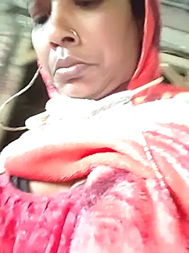 Snapshot of Sweet-rumi chatting on December 19, 2025, 3:43 am Sweet-rumi online show from December 19, 2025, 3:43 am
