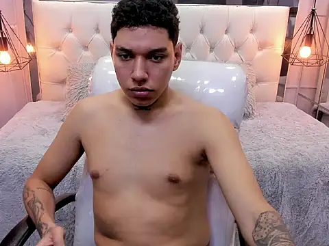 Snapshot of drake_miller7 chatting on December 15, 2025, 5:35 am drake miller7 online show from December 15, 2025, 5:35 am