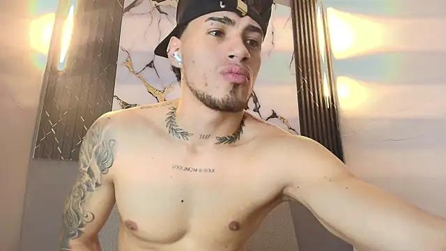 Snapshot of DAVIN_01 chatting on December 16, 2025, 12:09 pm DAVIN 01 online show from December 16, 2025, 12:09 pm