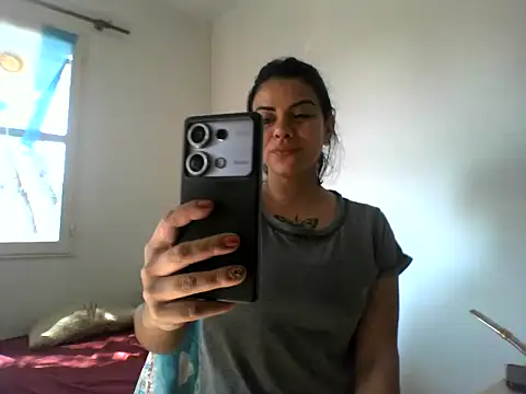 Snapshot of luluclark69 chatting on July 31, 2026, 3:53 pm luluclark69 online show from July 31, 2026, 3:53 pm