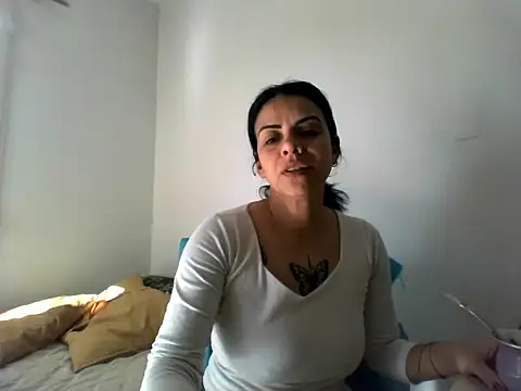Snapshot of luluclark69 chatting on July 9, 2026, 4:39 pm luluclark69 online show from July 9, 2026, 4:39 pm