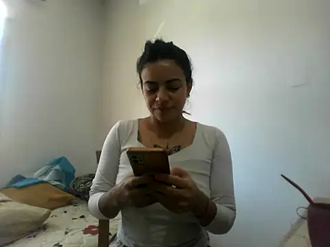 Snapshot of luluclark69 chatting on August 1, 2026, 6:17 pm luluclark69 online show from August 1, 2026, 6:17 pm