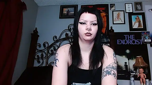 Snapshot of Bettieee_Agura chatting on December 18, 2025, 1:22 am Bettieee Agura online show from December 18, 2025, 1:22 am