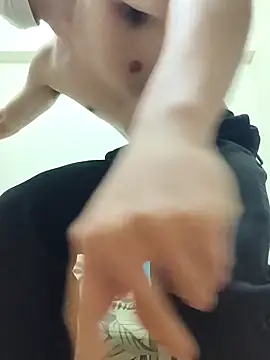 zhezhe 11 online show from March 13, 2026, 2:22 pm