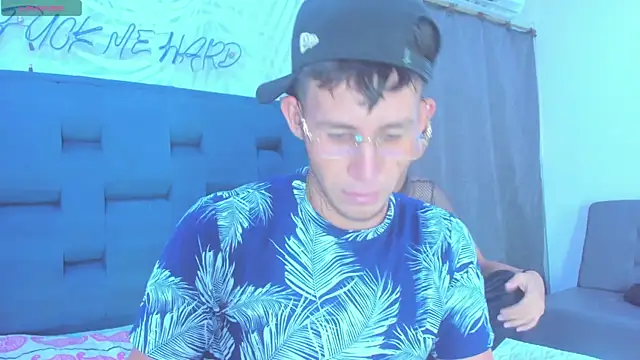 sweetboyssex  online show from December 15, 2025, 12:11 pm