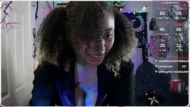 Snapshot of HonneyBunnyXO chatting on June 17, 2026, 11:47 pm HonneyBunnyXO online show from June 17, 2026, 11:47 pm