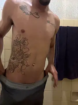 Snapshot of EnjoymentRapha chatting on December 14, 2025, 5:51 pm EnjoymentRapha online show from December 14, 2025, 5:51 pm