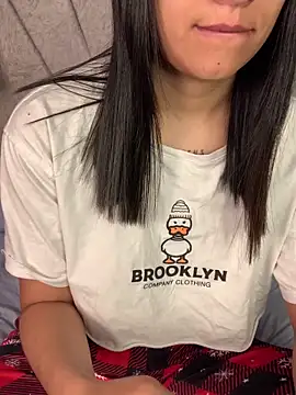 Snapshot of Val12777 chatting on April 16, 2026, 12:06 pm Val12777 online show from April 16, 2026, 12:06 pm