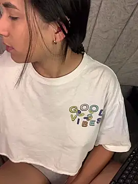 Snapshot of Val12777 chatting on March 30, 2026, 12:06 pm Val12777 online show from March 30, 2026, 12:06 pm