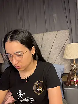 Snapshot of Val12777 chatting on February 10, 2026, 12:15 pm Val12777 online show from February 10, 2026, 12:15 pm