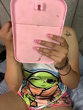 Snapshot of Val12777 chatting on March 13, 2026, 12:10 pm Val12777 online show from March 13, 2026, 12:10 pm