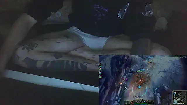 Snapshot of atreus69big chatting on December 14, 2025, 7:52 pm atreus69big online show from December 14, 2025, 7:52 pm