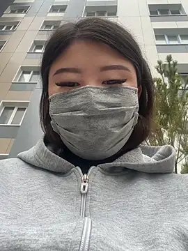 Snapshot of Sarah2127 chatting on April 10, 2026, 9:27 am Sarah2127 online show from April 10, 2026, 9:27 am