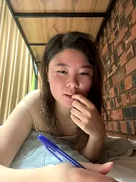 Snapshot of Sarah2127 chatting on December 16, 2025, 10:36 pm Sarah2127 online show from December 16, 2025, 10:36 pm