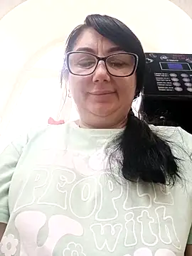 Snapshot of MariSwan222 chatting on May 25, 2026, 9:52 am MariSwan222 online show from May 25, 2026, 9:52 am