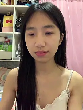 hanhan-oooooo online show from December 17, 2025, 1:49 pm