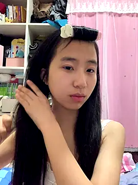 hanhan-oooooo online show from December 16, 2025, 4:22 pm