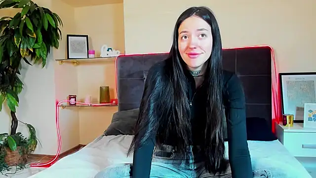 Snapshot of AdrianaCult chatting on February 11, 2026, 6:24 am AdrianaCult online show from February 11, 2026, 6:24 am