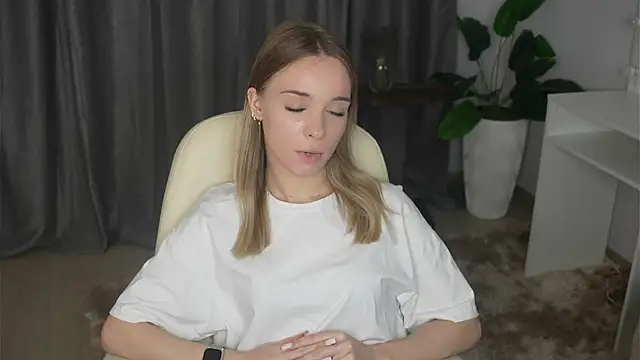 Snapshot of RobbiMeckler chatting on December 17, 2025, 9:58 am RobbiMeckler online show from December 17, 2025, 9:58 am