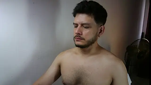 Snapshot of luxo_kane chatting on December 15, 2025, 7:41 pm luxo kane online show from December 15, 2025, 7:41 pm