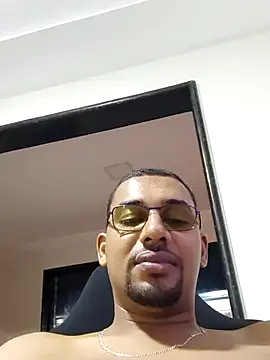 Snapshot of Reis001122 chatting on May 31, 2026, 3:12 am Reis001122 online show from May 31, 2026, 3:12 am
