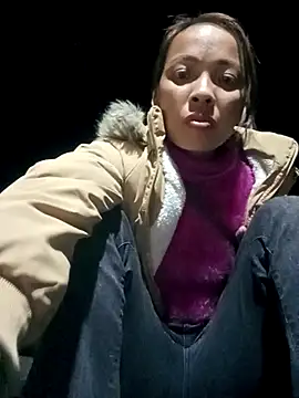 Snapshot of Andrea-688 chatting on December 17, 2025, 3:28 pm Andrea-688 online show from December 17, 2025, 3:28 pm