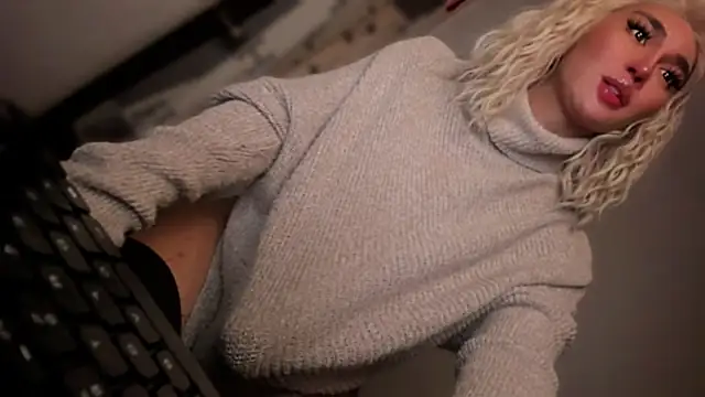 Snapshot of mxshemale_ladyboy chatting on November 5, 2025, 9:07 pm mxshemale ladyboy online show from November 5, 2025, 9:07 pm