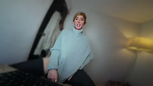 Snapshot of mxshemale_ladyboy chatting on December 15, 2025, 9:09 pm mxshemale ladyboy online show from December 15, 2025, 9:09 pm