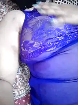 Snapshot of Mona_darling11 chatting on February 28, 2026, 6:40 pm Mona darling11 online show from February 28, 2026, 6:40 pm