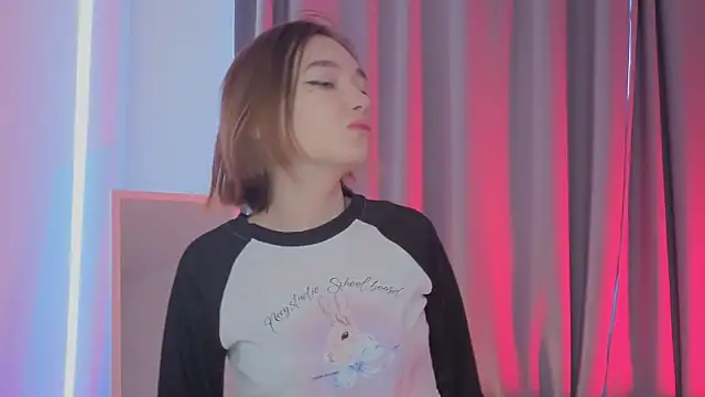 Snapshot of Leyla_crsh chatting on January 16, 2026, 5:11 am Leyla crsh online show from January 16, 2026, 5:11 am