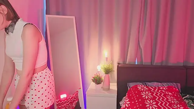 Snapshot of Leyla_crsh chatting on January 13, 2026, 5:22 am Leyla crsh online show from January 13, 2026, 5:22 am