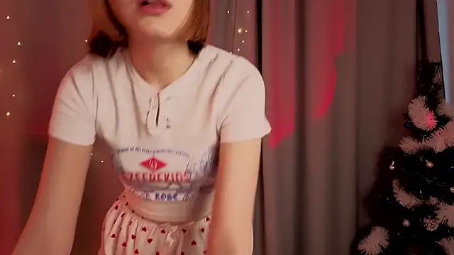 Snapshot of Leyla_crsh chatting on February 1, 2026, 5:06 am Leyla crsh online show from February 1, 2026, 5:06 am