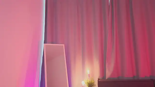 Snapshot of Leyla_crsh chatting on January 14, 2026, 5:11 am Leyla crsh online show from January 14, 2026, 5:11 am